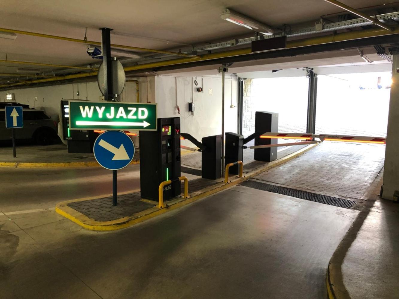 Plac Konstytucji 6 Grey - Bezplatny Garaz Podziemny - Free Parking - Apartament Dla 4 Osob Varsovia Exterior foto